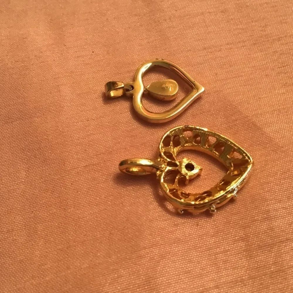 Two Goldtone Pendants  - Picture 4 of 4